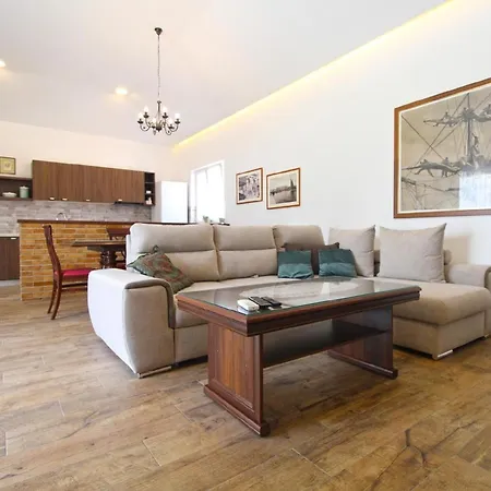 Vakantiehuis Mit Privatpool Fuer 8 Personen Ca 134 Qm In Pula-fondole, Istrien Istrische Riviera