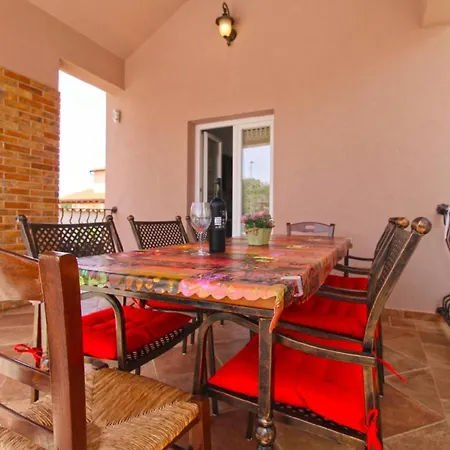 Vakantiehuis Mit Privatpool Fuer 8 Personen Ca 134 Qm In Pula-fondole, Istrien Istrische Riviera