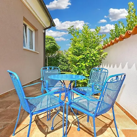 Mit Privatpool Fuer 8 Personen Ca 134 Qm In Pula-fondole, Istrien Istrische Riviera Vakantiehuis *