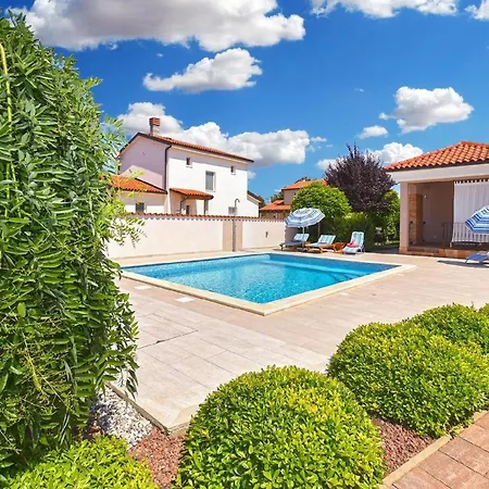 Mit Privatpool Fuer 8 Personen Ca 134 Qm In Pula-fondole, Istrien Istrische Riviera Vakantiehuis *