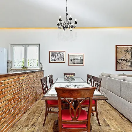Vakantiehuis Mit Privatpool Fuer 8 Personen Ca 134 Qm In Pula-fondole, Istrien Istrische Riviera