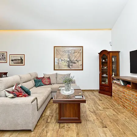 Mit Privatpool Fuer 8 Personen Ca 134 Qm In Pula-fondole, Istrien Istrische Riviera Vakantiehuis *